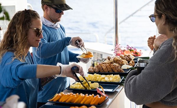 hoku-nui-luxury-catamaran-breakfast