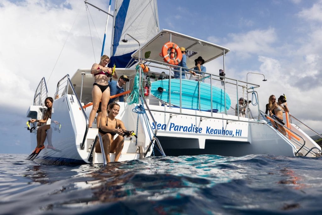 snorkelers off back of Hoku Nui