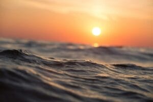 Sunset over the blue waters of Kona, Hawaii