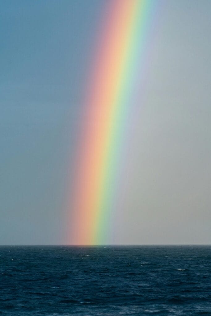 rainbow_in_sea