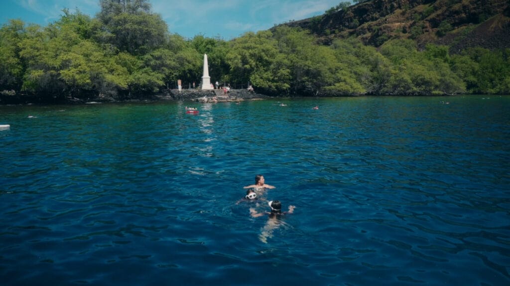 Snorkel Kealakekua Bay — snorkel tour Captain Cook Monument, sail and snorkel tour Kona, best snorkel tours Kona, seaparadise.com/afternoon-snorkel-tour/